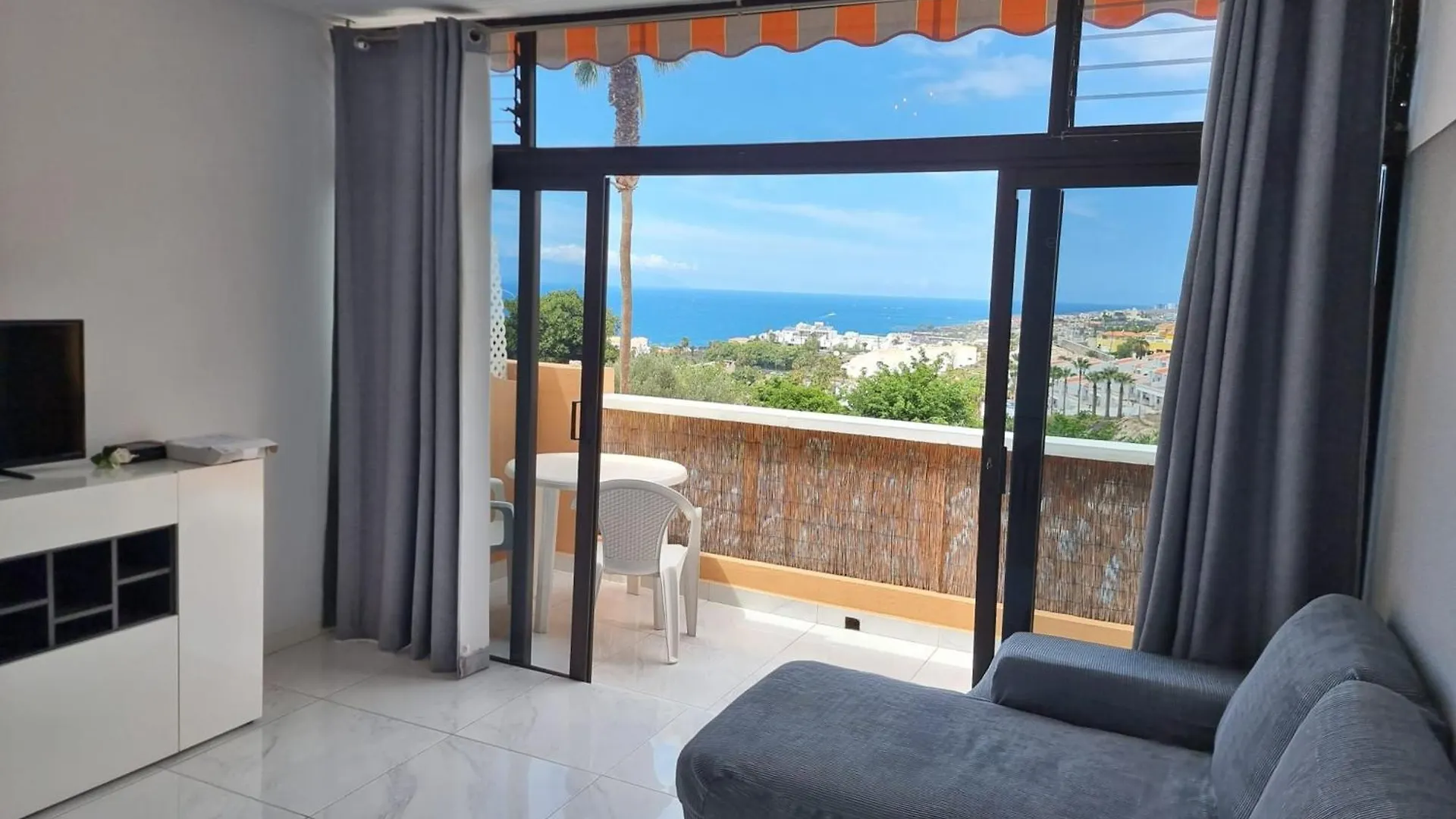 אדחה Apartment Ocean View With Breathtaking Sea View, Family Friendly, Terrace, Wifi, Sat-Tv