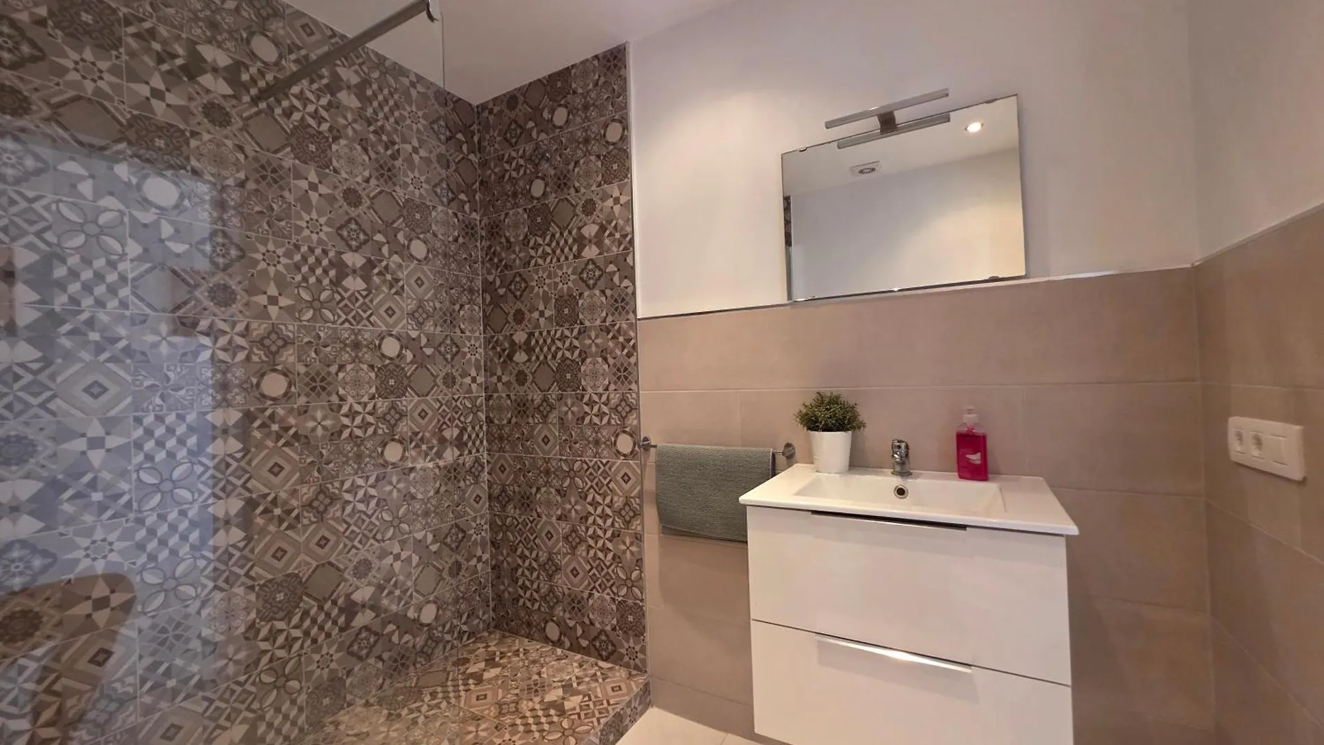 אדחה Apartment Ocean View With Breathtaking Sea View, Family Friendly, Terrace, Wifi, Sat-Tv ספרד