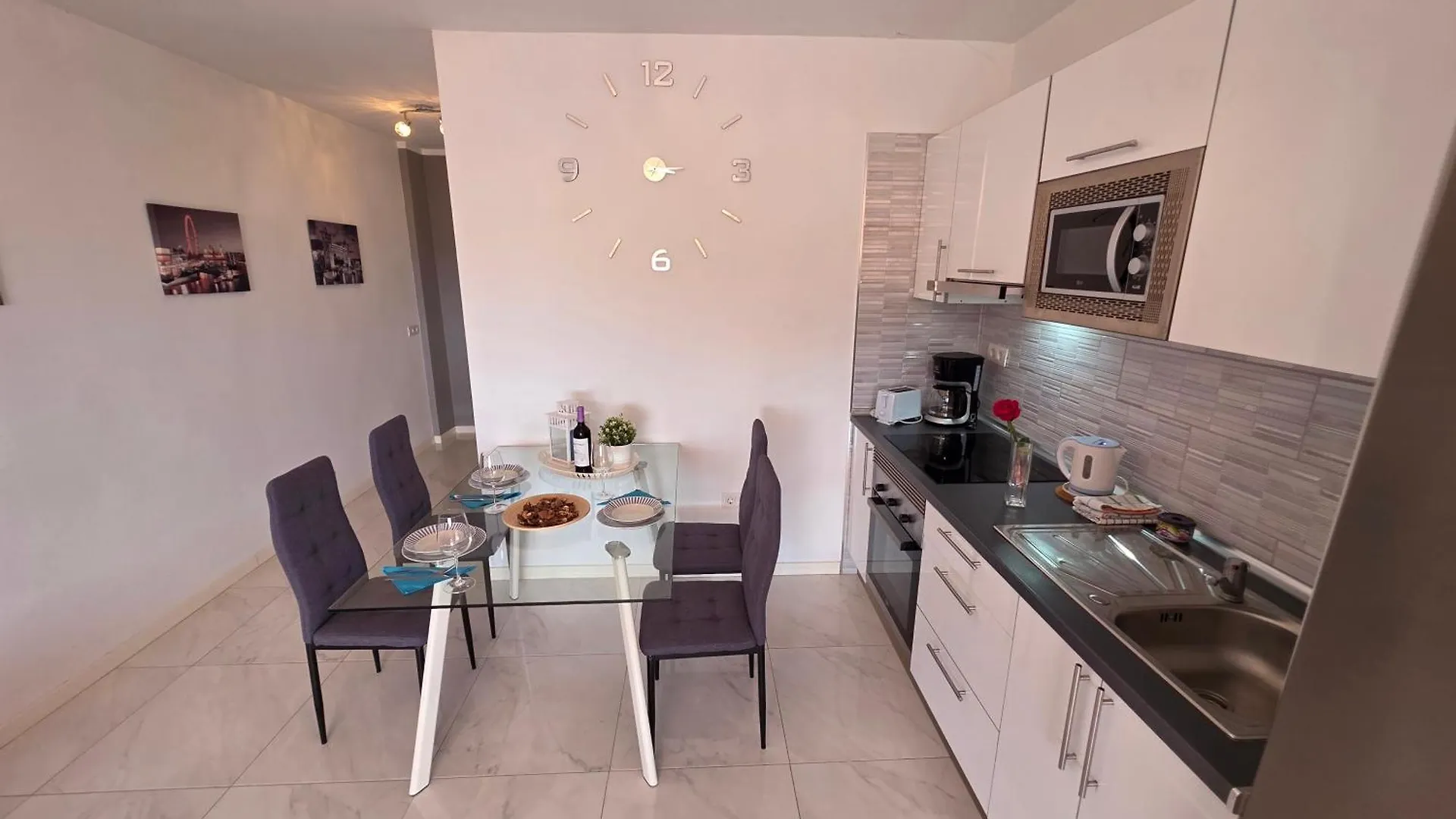 Apartment Ocean View With Breathtaking Sea View, Family Friendly, Terrace, Wifi, Sat-Tv Costa Adeje  Costa Adeje (Tenerife)
