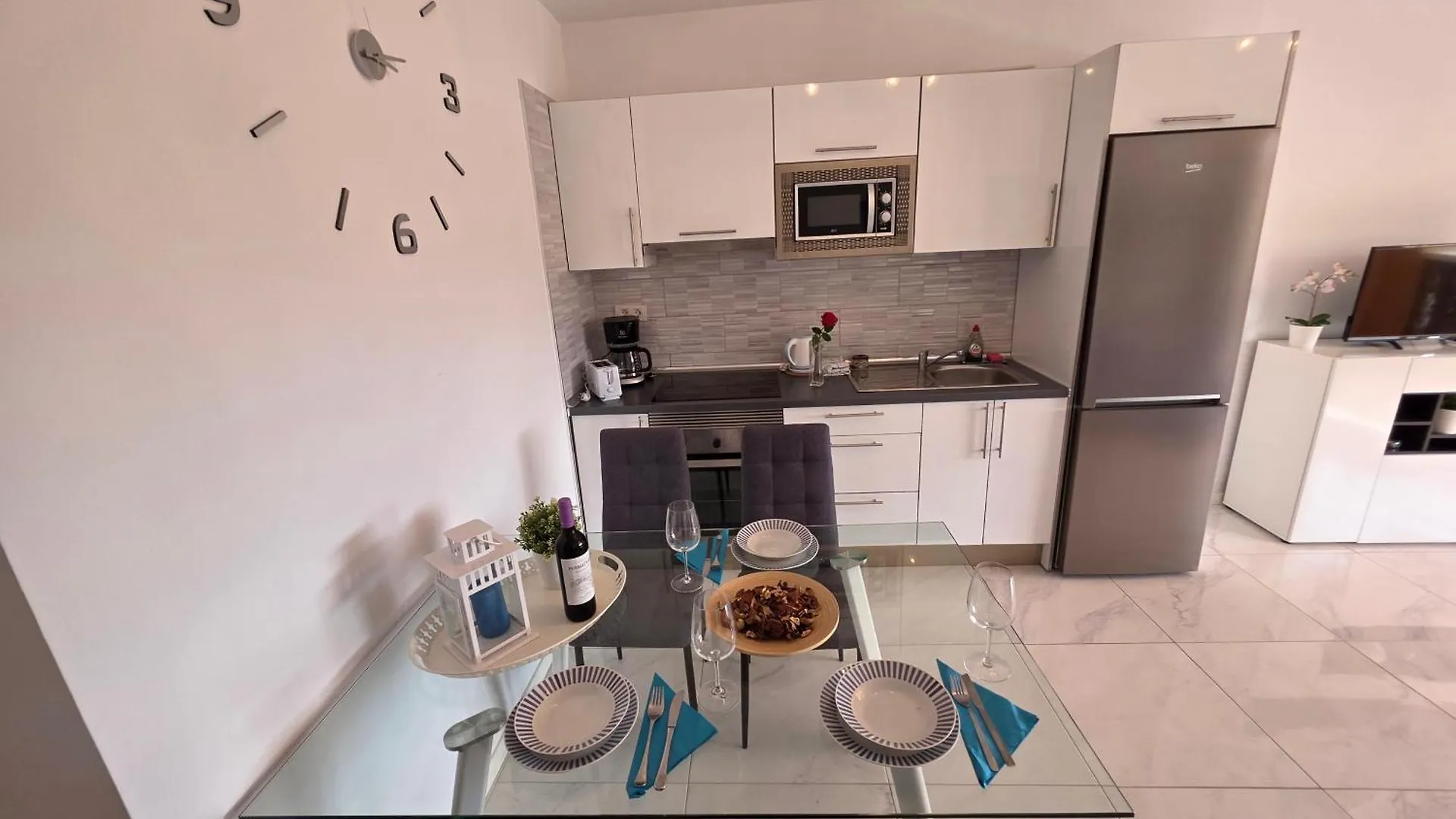 אדחה Apartment Ocean View With Breathtaking Sea View, Family Friendly, Terrace, Wifi, Sat-Tv ספרד