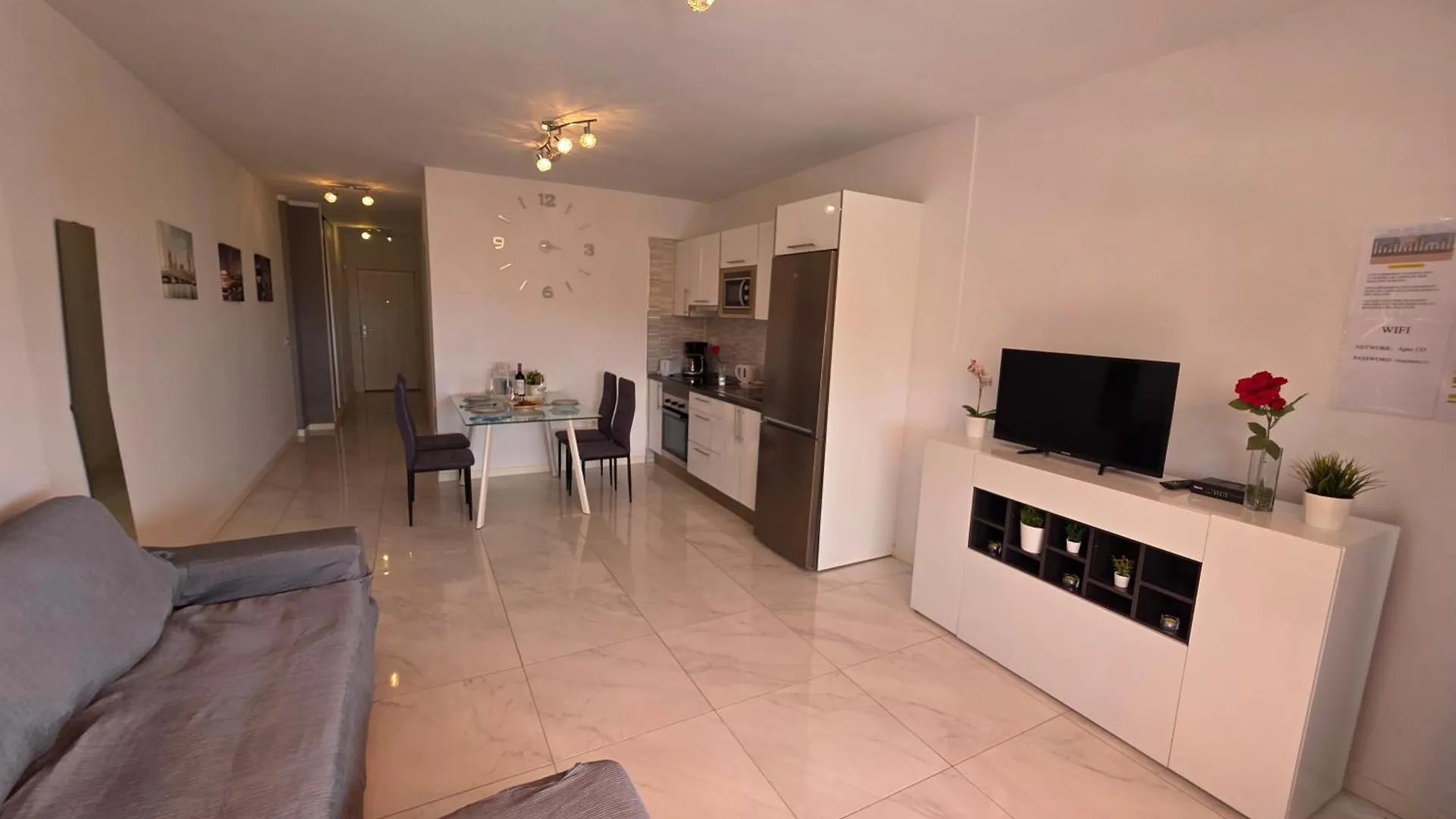 אדחה Apartment Ocean View With Breathtaking Sea View, Family Friendly, Terrace, Wifi, Sat-Tv ספרד